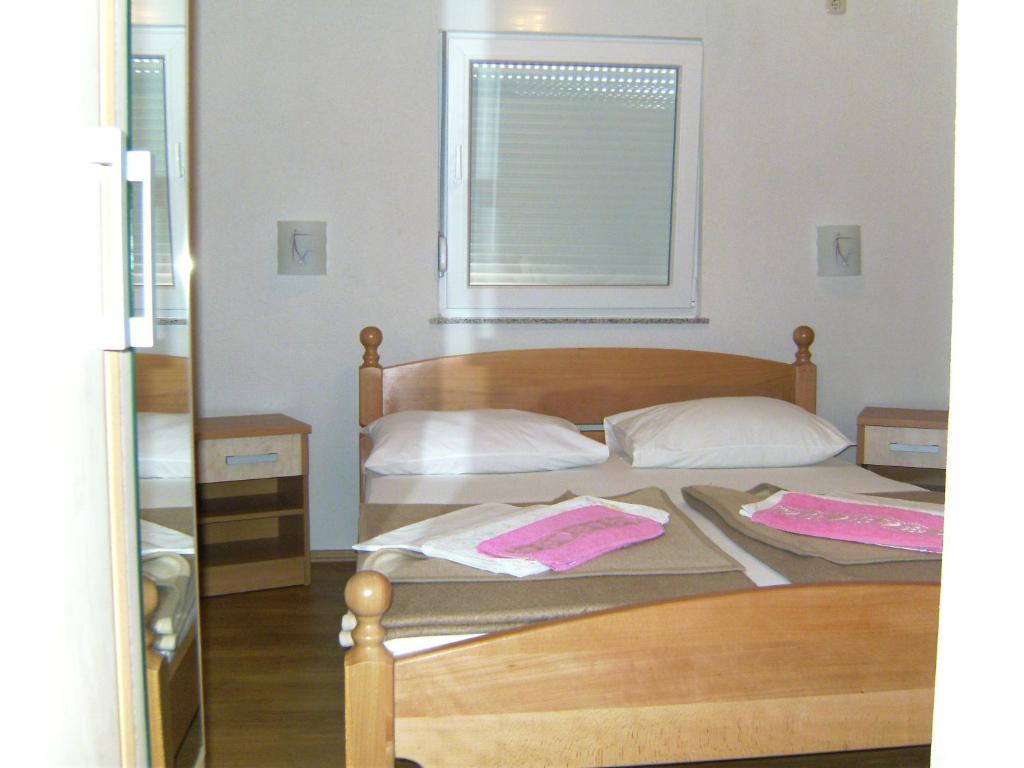 Pansion Pero Elez Medjugorje Hotell Rum bild