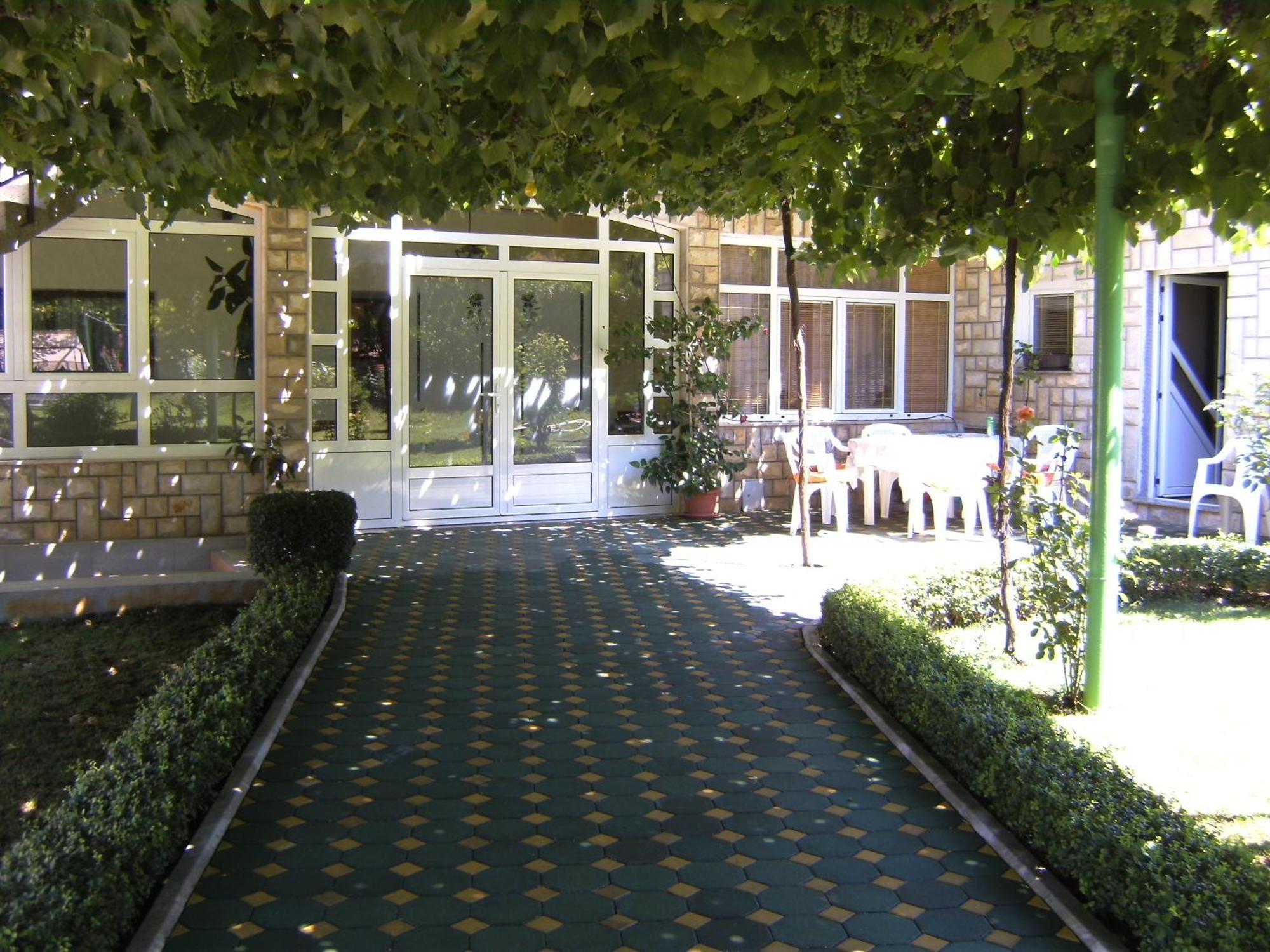 Pansion Pero Elez Medjugorje Hotell Exteriör bild