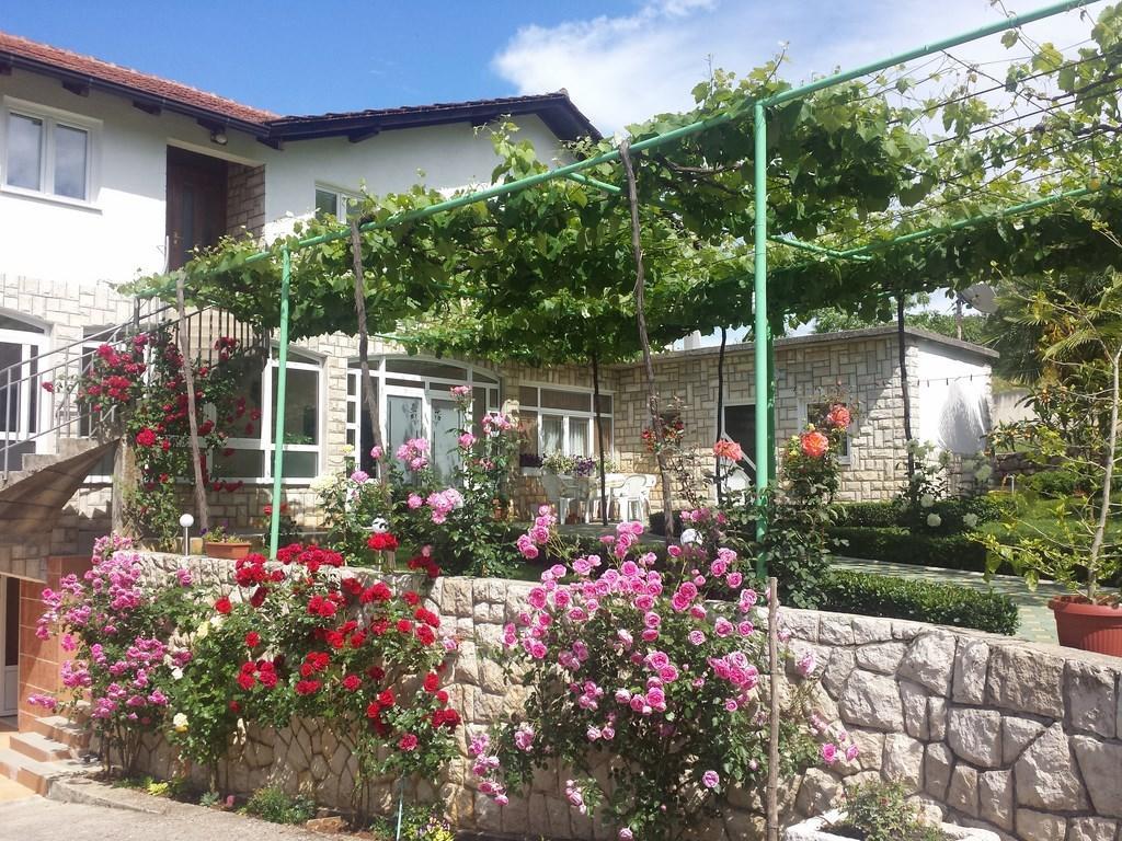 Pansion Pero Elez Medjugorje Hotell Exteriör bild
