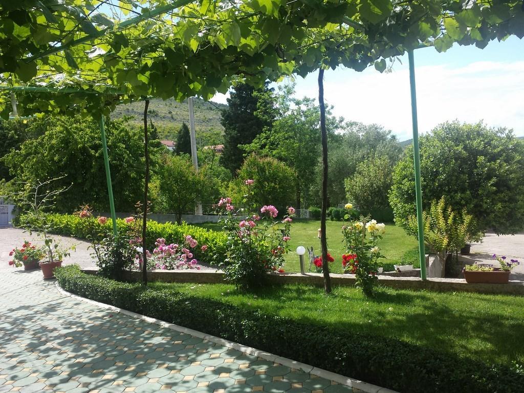 Pansion Pero Elez Medjugorje Hotell Exteriör bild