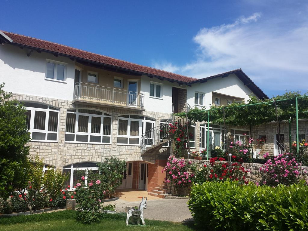 Pansion Pero Elez Medjugorje Hotell Exteriör bild